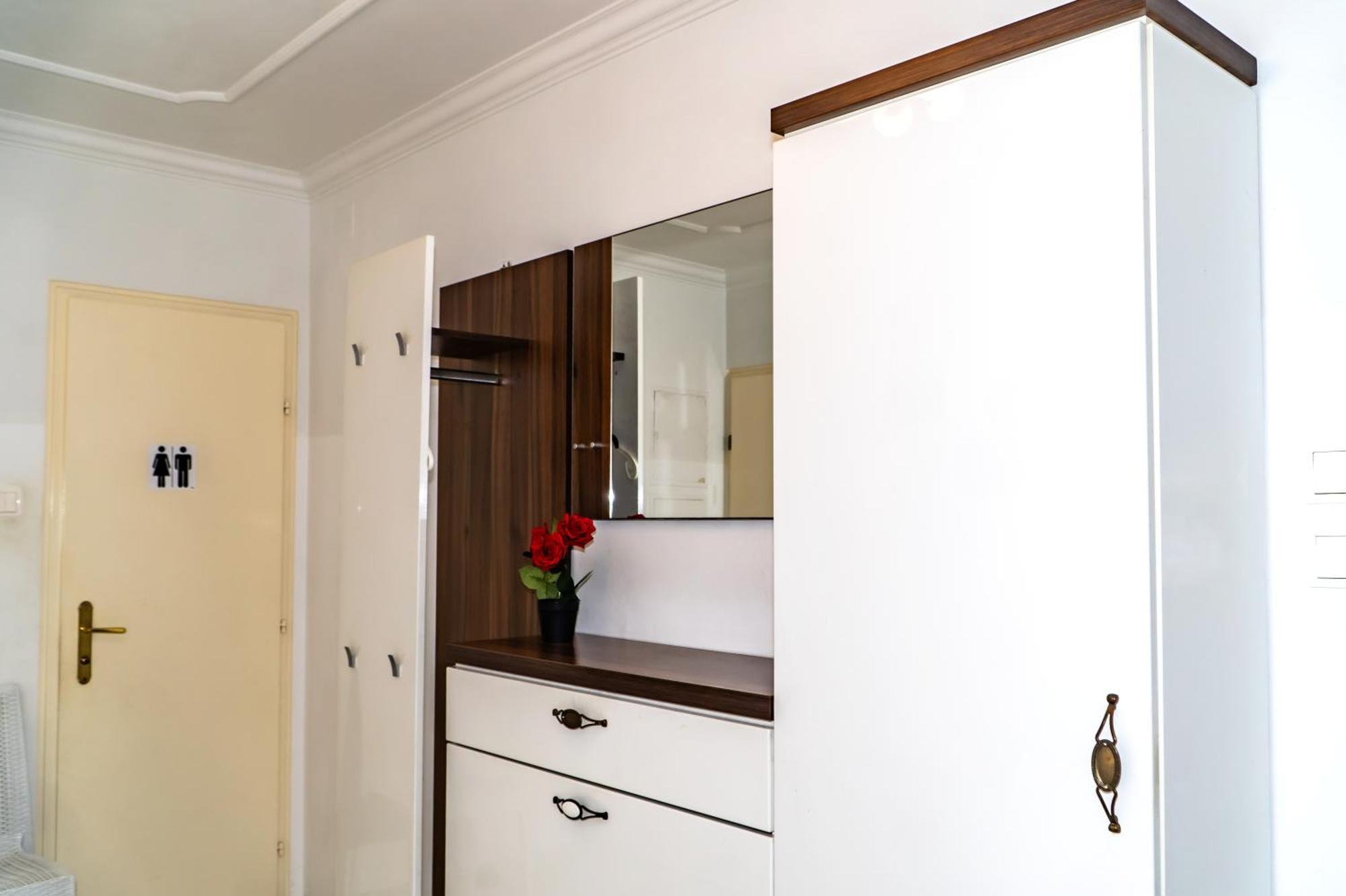 Spacious Rooms 5 Minutes To Wiener Stadthalle ภายนอก รูปภาพ