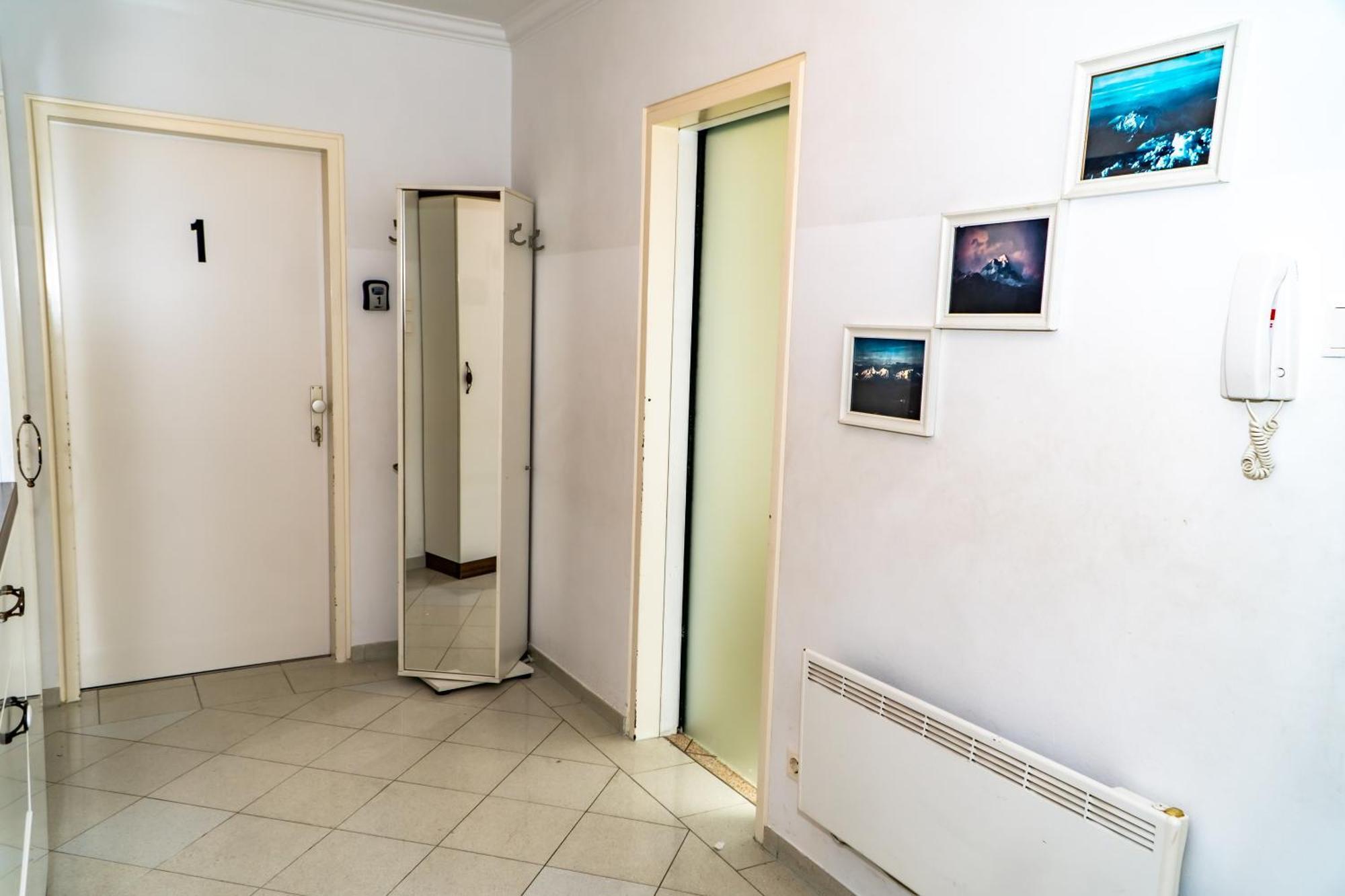 Spacious Rooms 5 Minutes To Wiener Stadthalle ภายนอก รูปภาพ