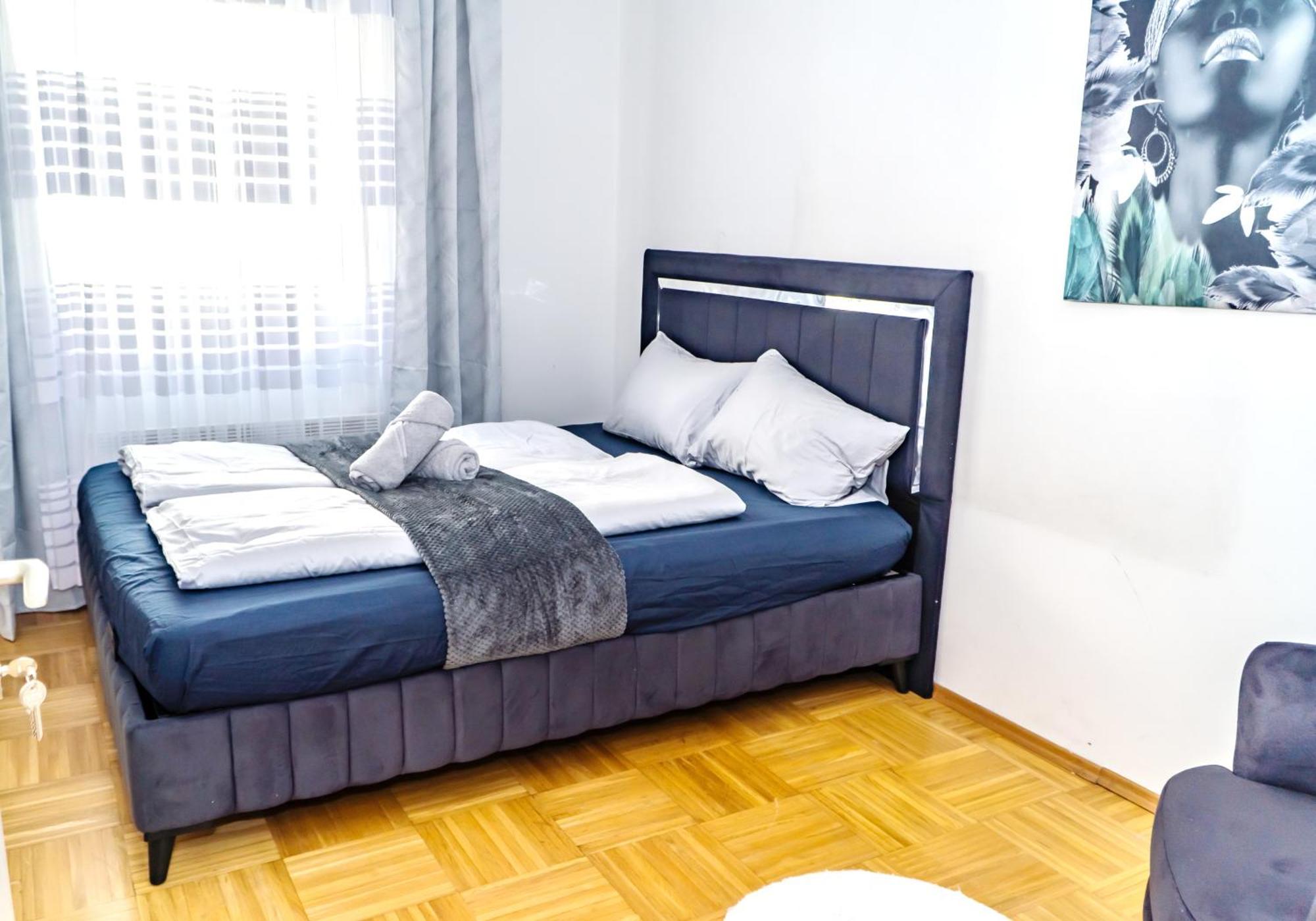 Spacious Rooms 5 Minutes To Wiener Stadthalle ภายนอก รูปภาพ
